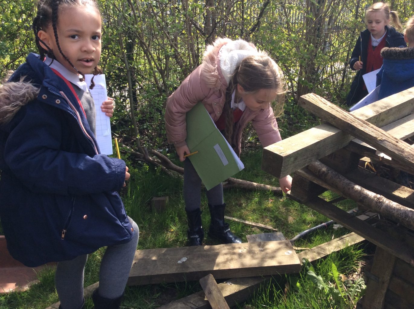 Year 1/2 - Class 2 - Wild Plant Hunt - Cookridge Primary